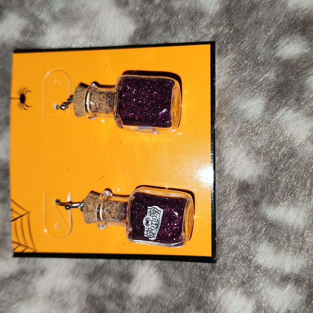 Potuon bottle earrings